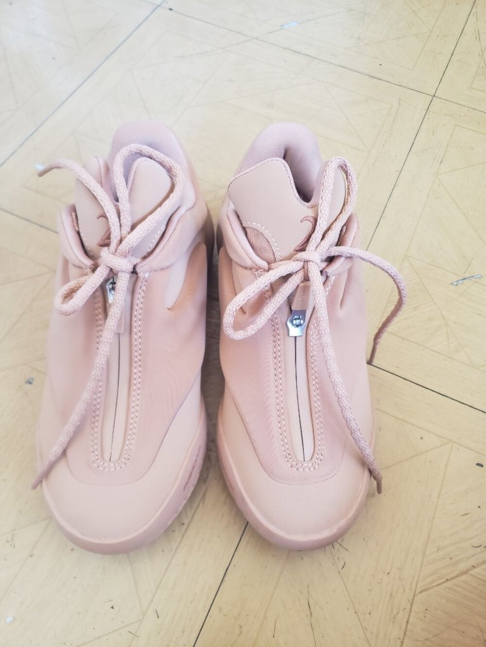 27 Tan Sneakers Size 4.5
